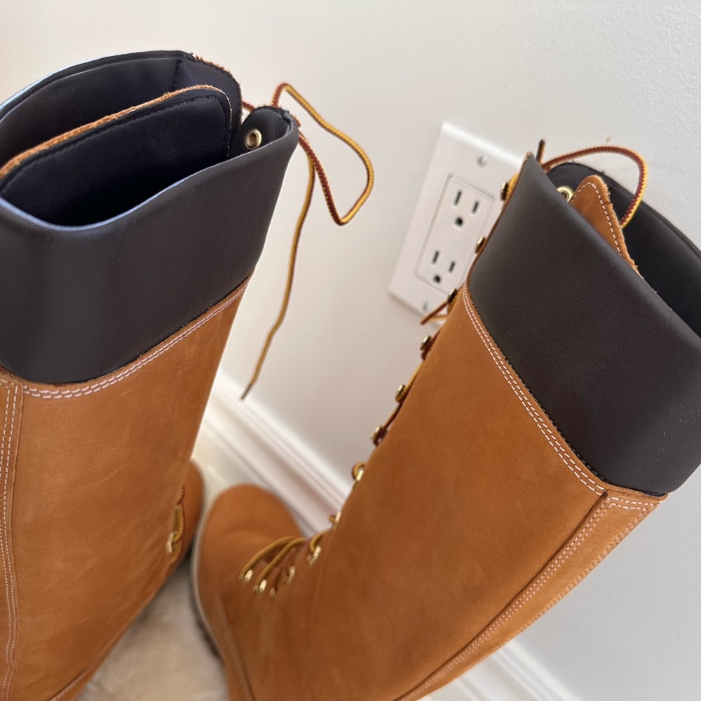 Timberland Tan Lace Up Boots with Durable Rubber Soles - Picture 11 of 13